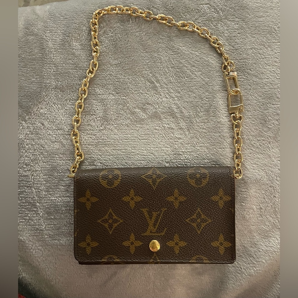 Louis Vuitton wallet on chain